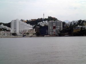 Manzanillo beach front hotels for miles